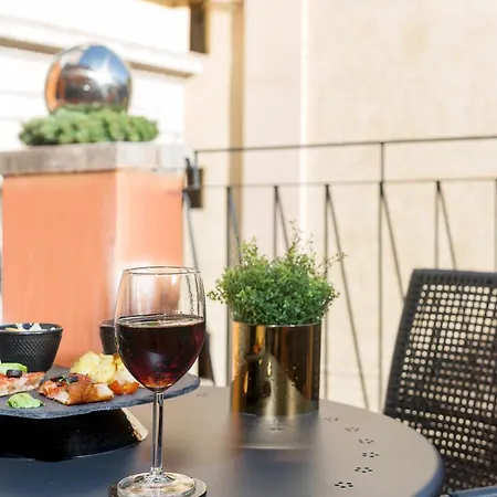 Navona Style Guest house 4*